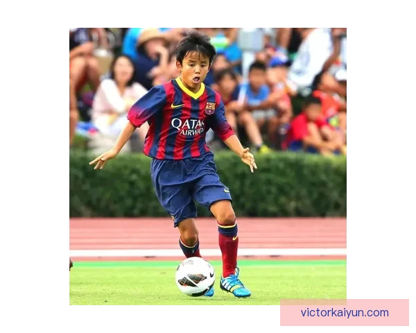 久保建英在巴萨拉玛西亚的出道历程备受关注